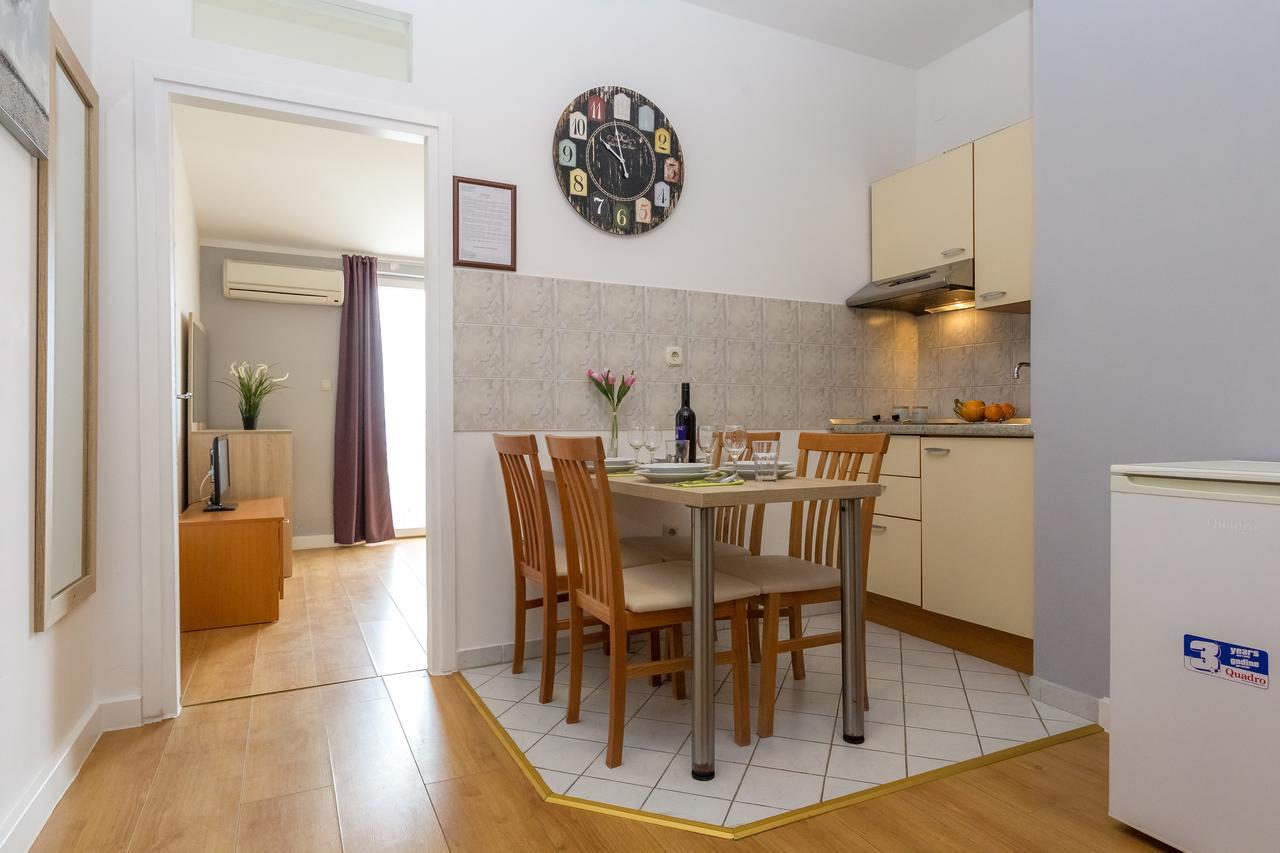 Apartments In City Center Ventus 诺瓦利娅 外观 照片